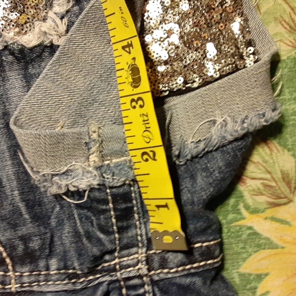 Miss Me Embellished silver shorts size 28 - Picture 8 of 10